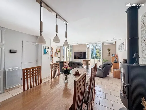 Belle maison familiale lumineuse de 170m2 - Studio indépendant - Garage - Saint-Zacharie (83640)