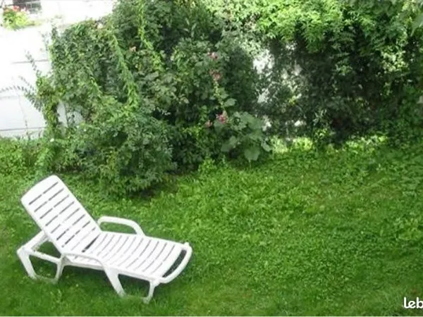 Chambre calme, lumineuses et meublée - Maison avec jardin à Vitry