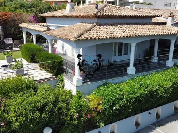 Villa Saint Aygulf - 5 chambres - Vue mer - Garage - Piscine