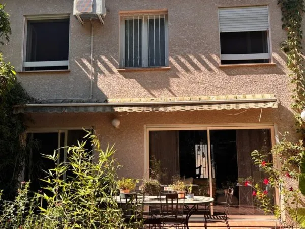 PERPIGNAN CENTRE : MAISON DE VILLE FAMILIALE 5 CHAMBRES / SOUS-SOL