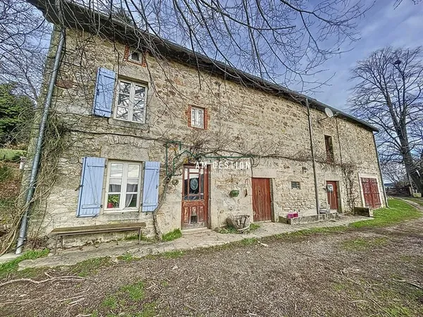 Ensemble immobilier proche Bujaleuf