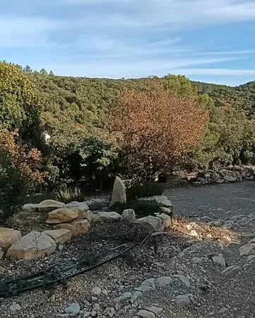 Terrain de loisirs avec eau et électricité