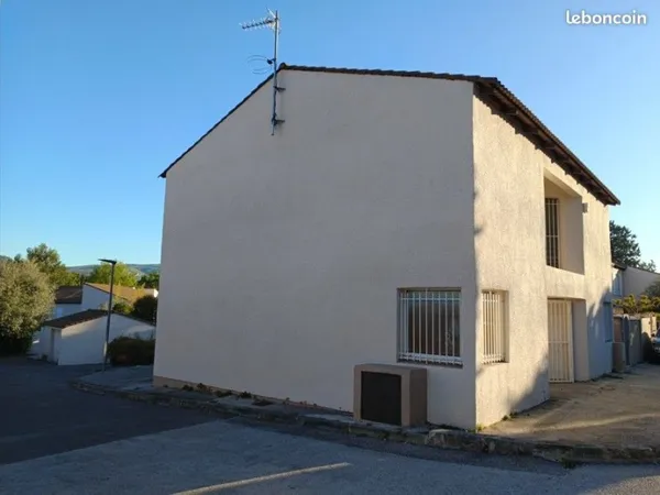 LOCAL (possibilité transformation en habitation) - Quartier de la Perussonne