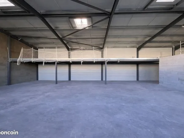 Local 386 m² La Crau
