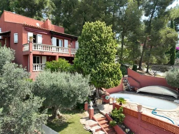 Sur les hauteurs de La Valette-Du-Var maison à vendre