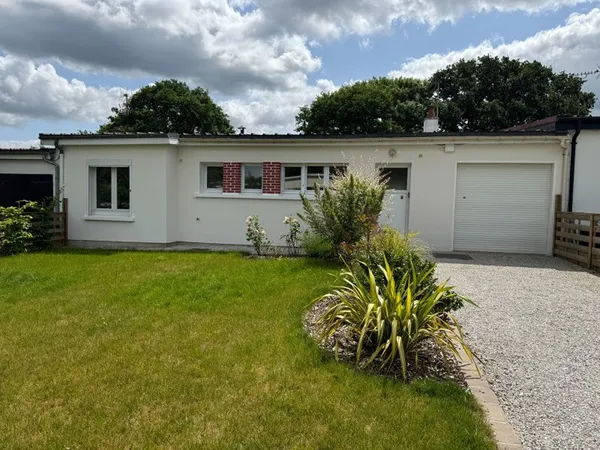 Maison de plain pied avec joli jardin Montfort L Amaury 3 pièces 80 m2