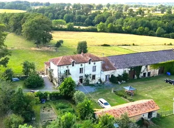 Maison 16 pièces 389 m²