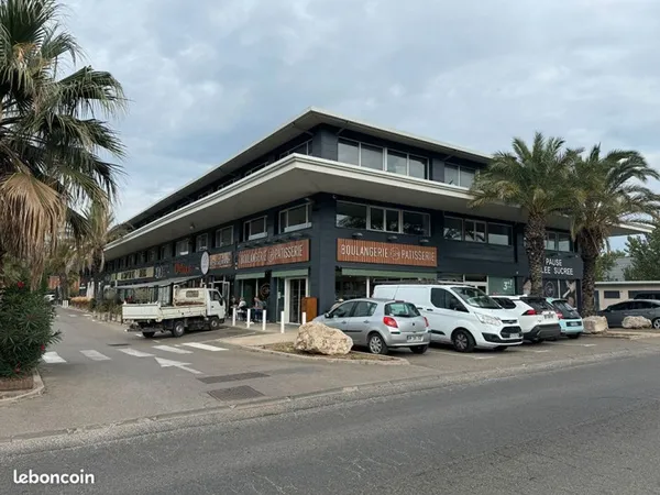 Local commercial 35 m² EGUILLES