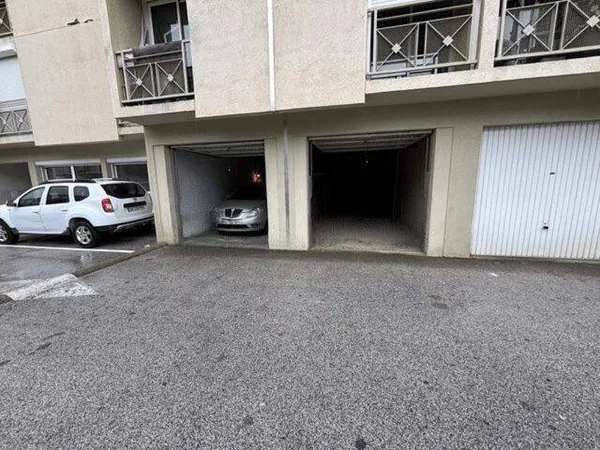 Parking 18 m²