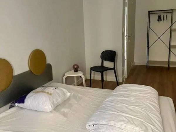 Appartement 4 pièces 10 m²