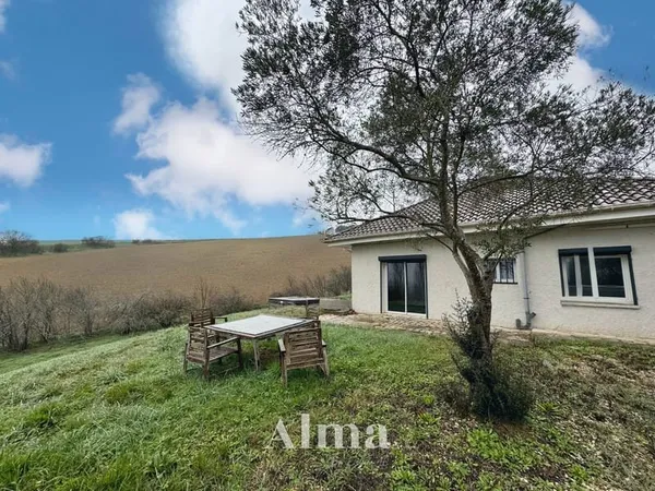 Maison individuelle de charme T6 de 180,77 m2 sur une parcelle de 4194 m2, Villebrumier (82370)