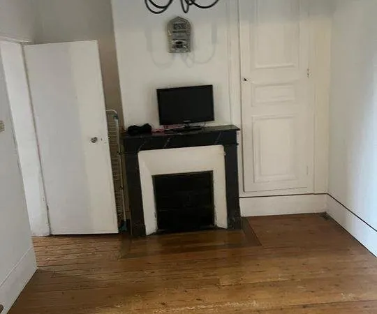 Un appartement spacieux, chaleureux et prêt à vivre au 1er