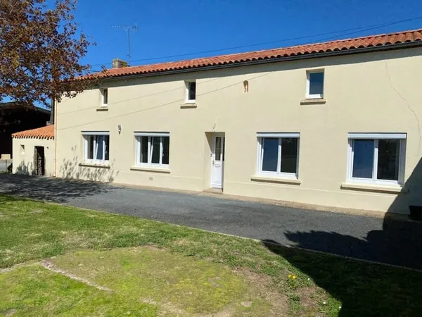 Maison Saint Malo Du Bois 4 pièce(s) 90 m2