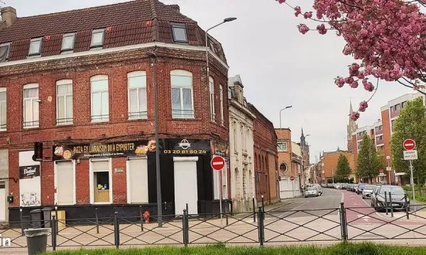 Local commercial à louer - Emplacement stratégique (anciennement pizzeria)