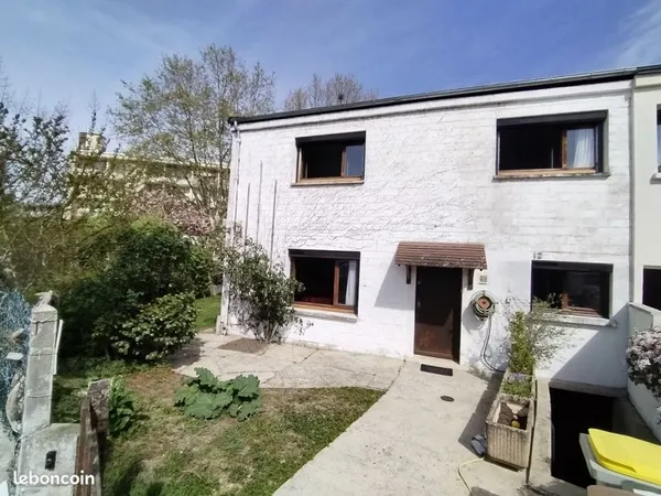 Maison à Fontenay-le-Fleury