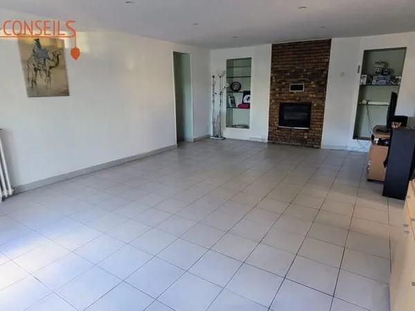 Maison de bourg et terrain non attenant de 5595m2