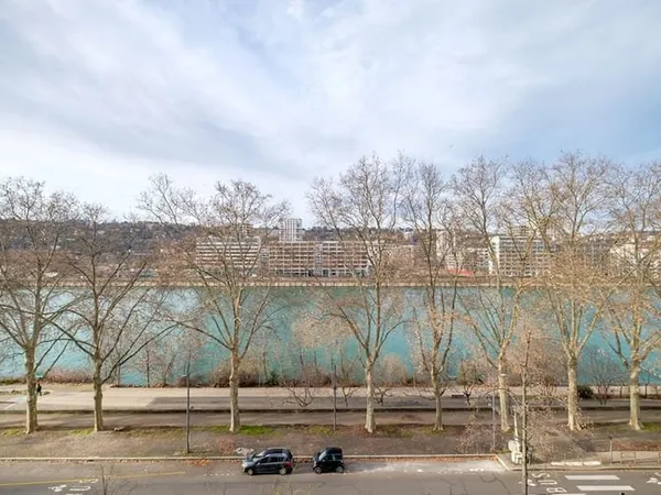 Vente appartement 2 chambres - 6ème étage - vue Rhône - Balcon