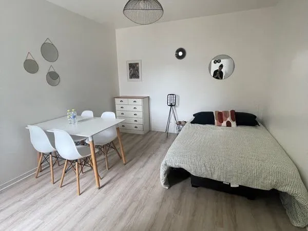 Idéal étudiant : bel appartement avec terrasse privative
