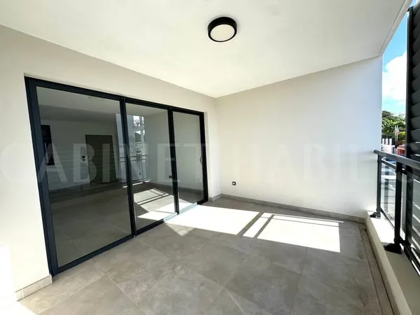 A LOUER - APPARTEMENT T3 D'ENVIRON 84.59 m2 - SAINT-PIERRE -