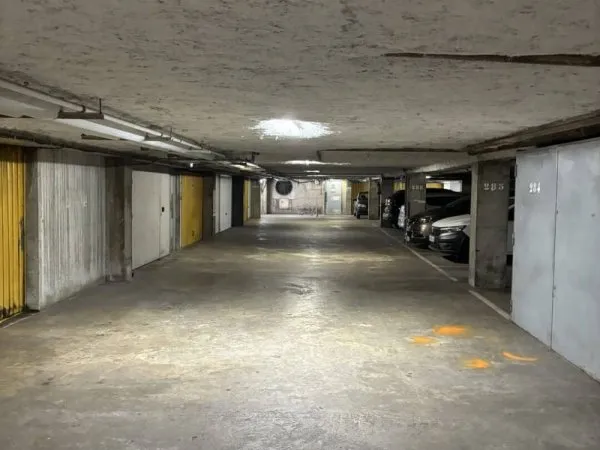 Parking 12 m²