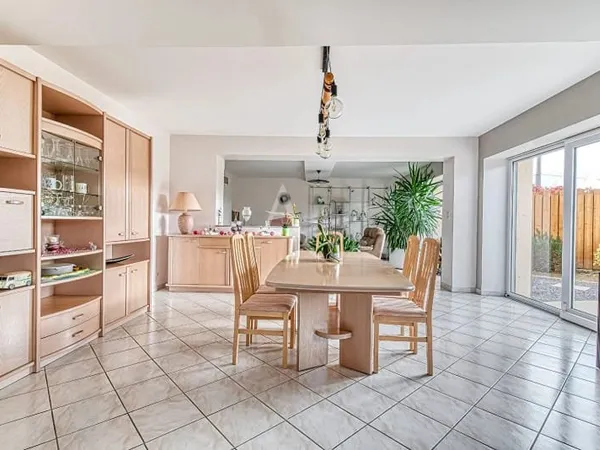 Maison 6 pièces 210 m²