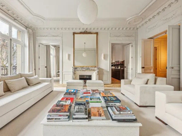 Appartement 5 pièces 216 m²