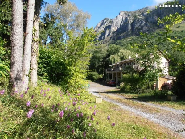 Maison d'hôtes ou familiale avec gîte meublé indépendant