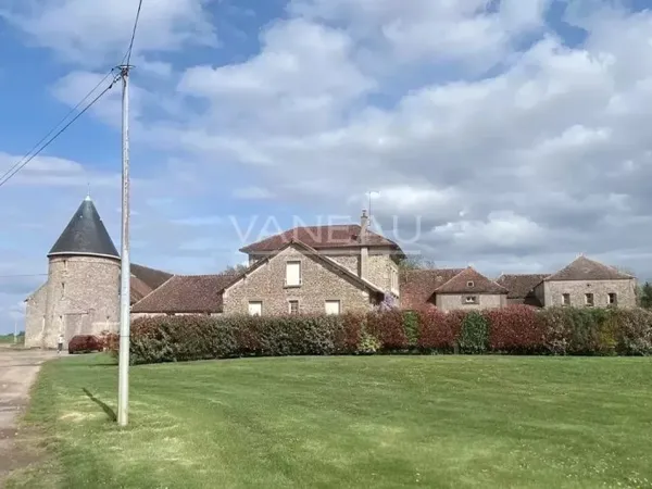 Corps de ferme historique - La Chapelle-Gauthier (Seine-et-Marne) -