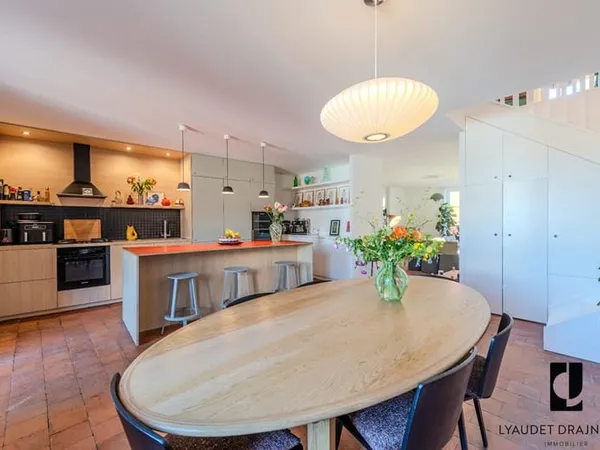 Magnifique appartement alliant charme et caractère - T5 de 133m2 - Roanne centre-ville