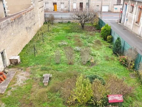 Terrain 250 m²