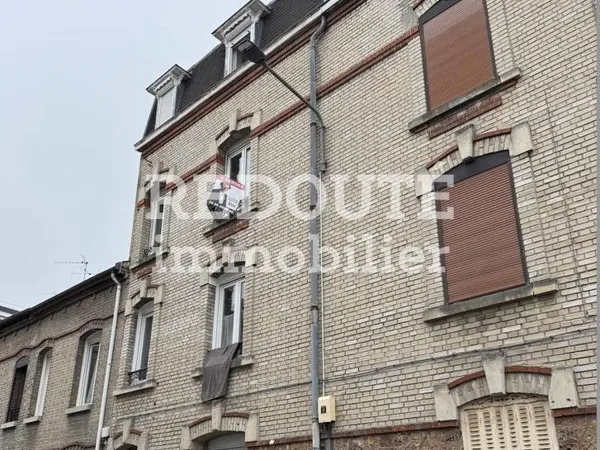 A VENDRE SECTEUR PROCHE PLACE LUTON F2 EN BON ETAT