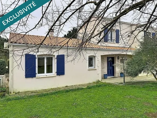 MAISON 4 CHAMBRES et 2 BUREAUX AVEC PISCINE et 3 GARAGES A BORDS