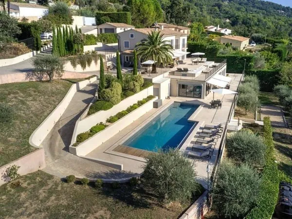 Villa 13 pièces 344 m²