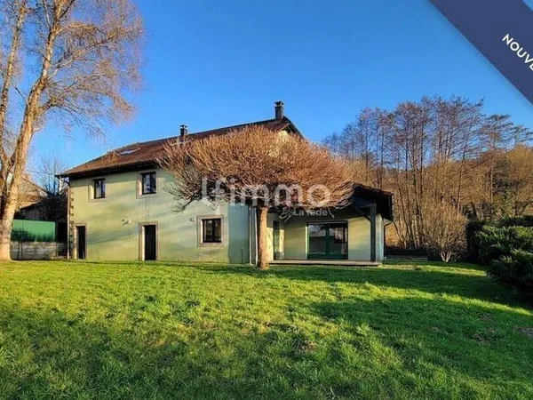 Maison 7 pièces 196 m²
