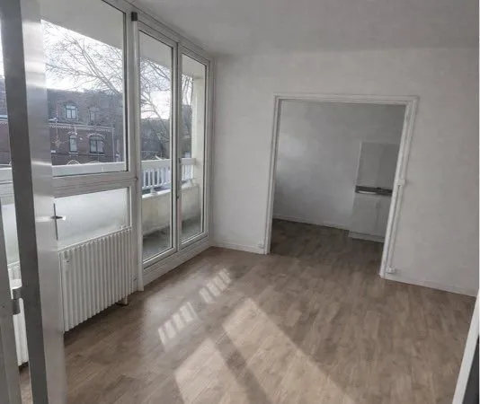 Appartement lumineux T2 , 52m2. Grand balcon