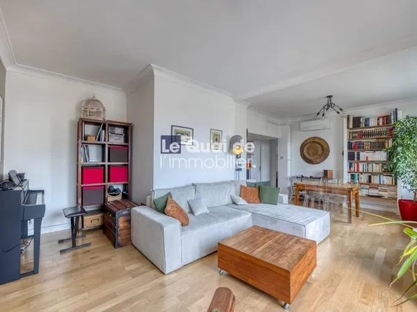 T3 d'exception avec terrasse panoramique — Dernier étage ?