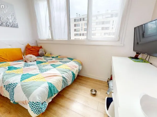 Chambre 6 pièces 73 m²