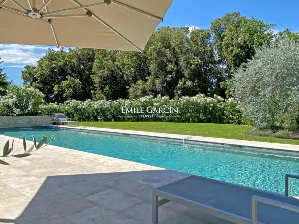 Cote d'Azur à louer, Grasse, piscine chauffée, 3 chambres doubles