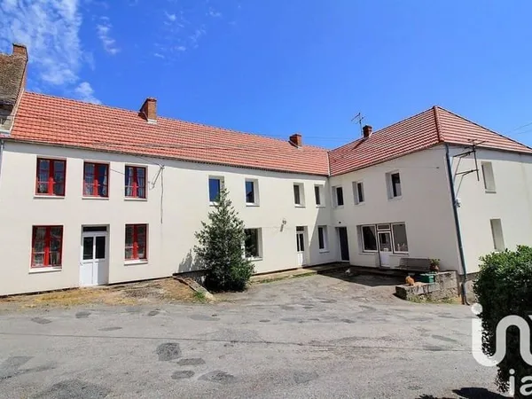 Maison 14 pièces 332 m²