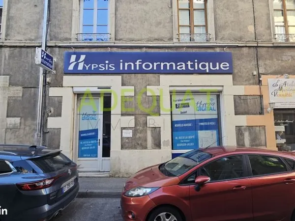 Local 67 m² Bourgoin-Jallieu