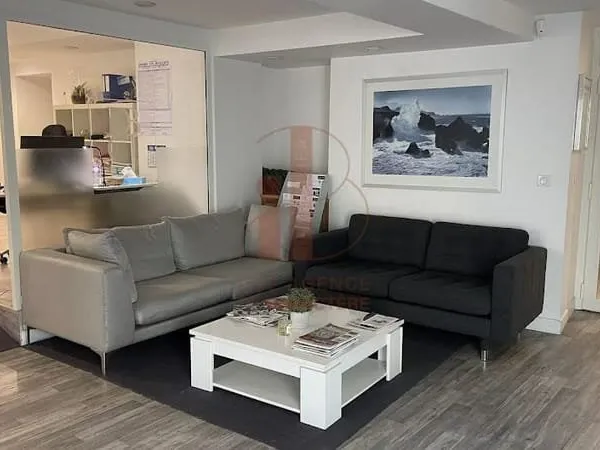 Bureaux 1 pièce 187 m²