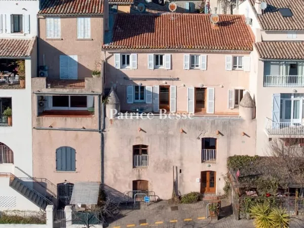 Maison 14 pièces 300 m²