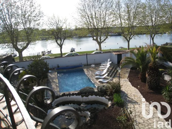 Maison 8 pièces 330 m²