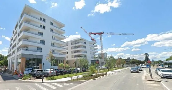 Local commercial 339 m²