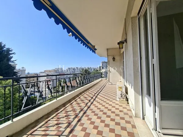 AVANT DERNIER ÉTAGE - TERRASSE ENSOLEILLÉE et FORT POTENTIEL