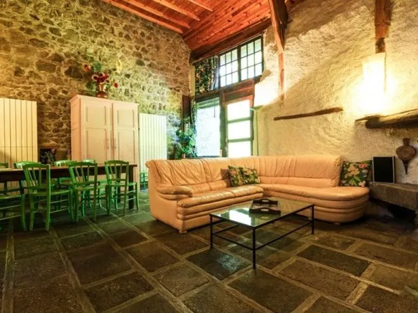 Maison jardin - proche Clermont Fd - Au pied du Puy de dôme