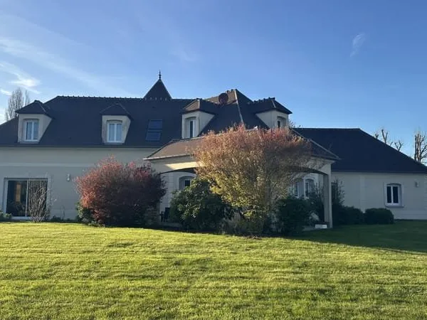ENTRE BEAUVAIS ET AMIENS