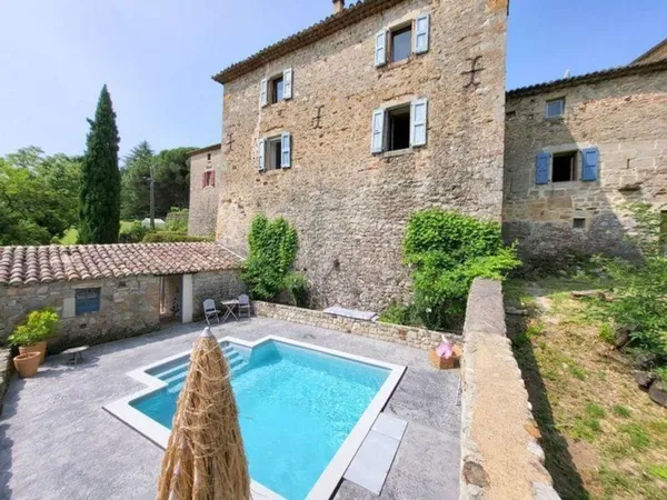 Maison de luxe 8 pièces 150 m²