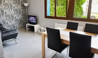 T2 MEUBLE 50 M2 - lumineux - proche commerces - garantie visale acceptée