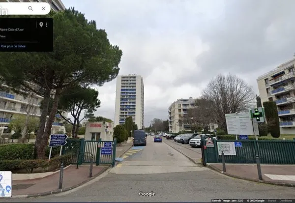 PLACE DE PARKING - RES. ALLEE DES PINS 9ème - 85